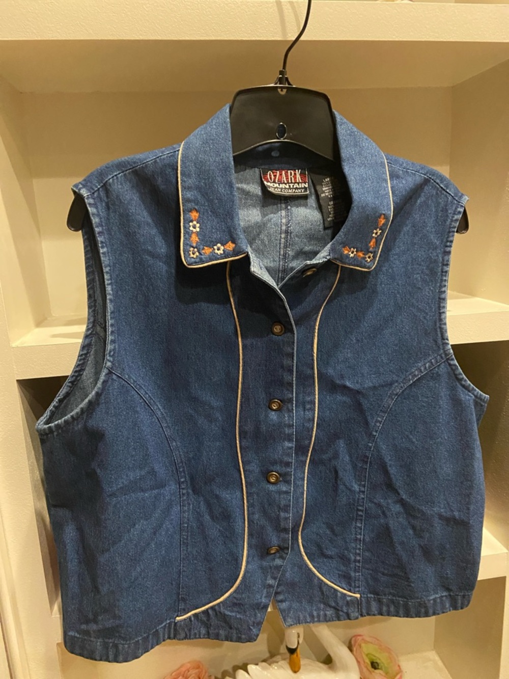 Vintage NWT Ozark Mountain jean co Denim Embroidered Collar Women's Vest - Blue